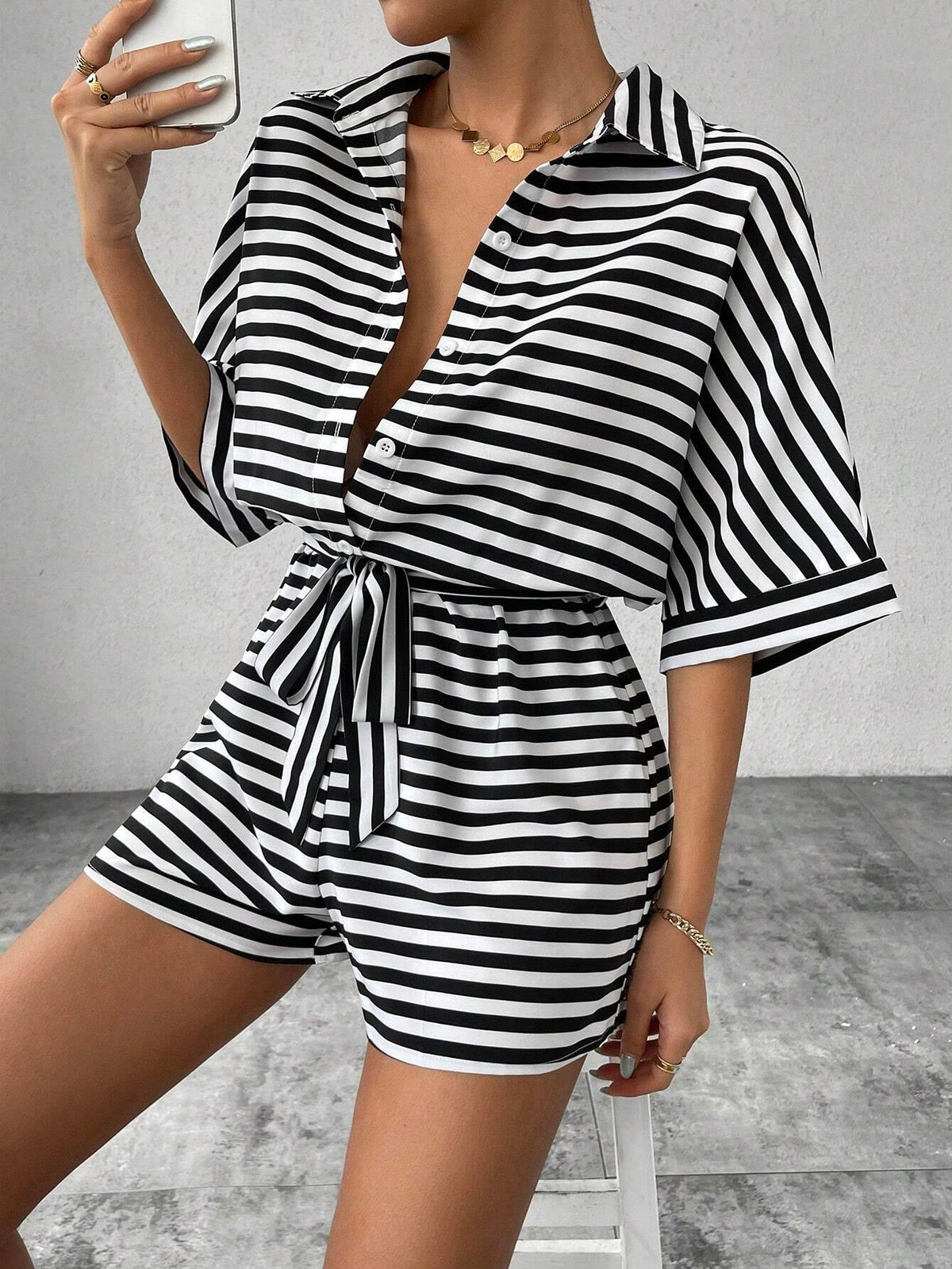 Mono Short de Rayas Estilo Cárdigan