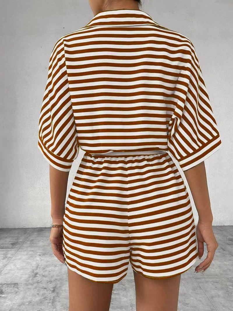 Mono Short de Rayas Estilo Cárdigan