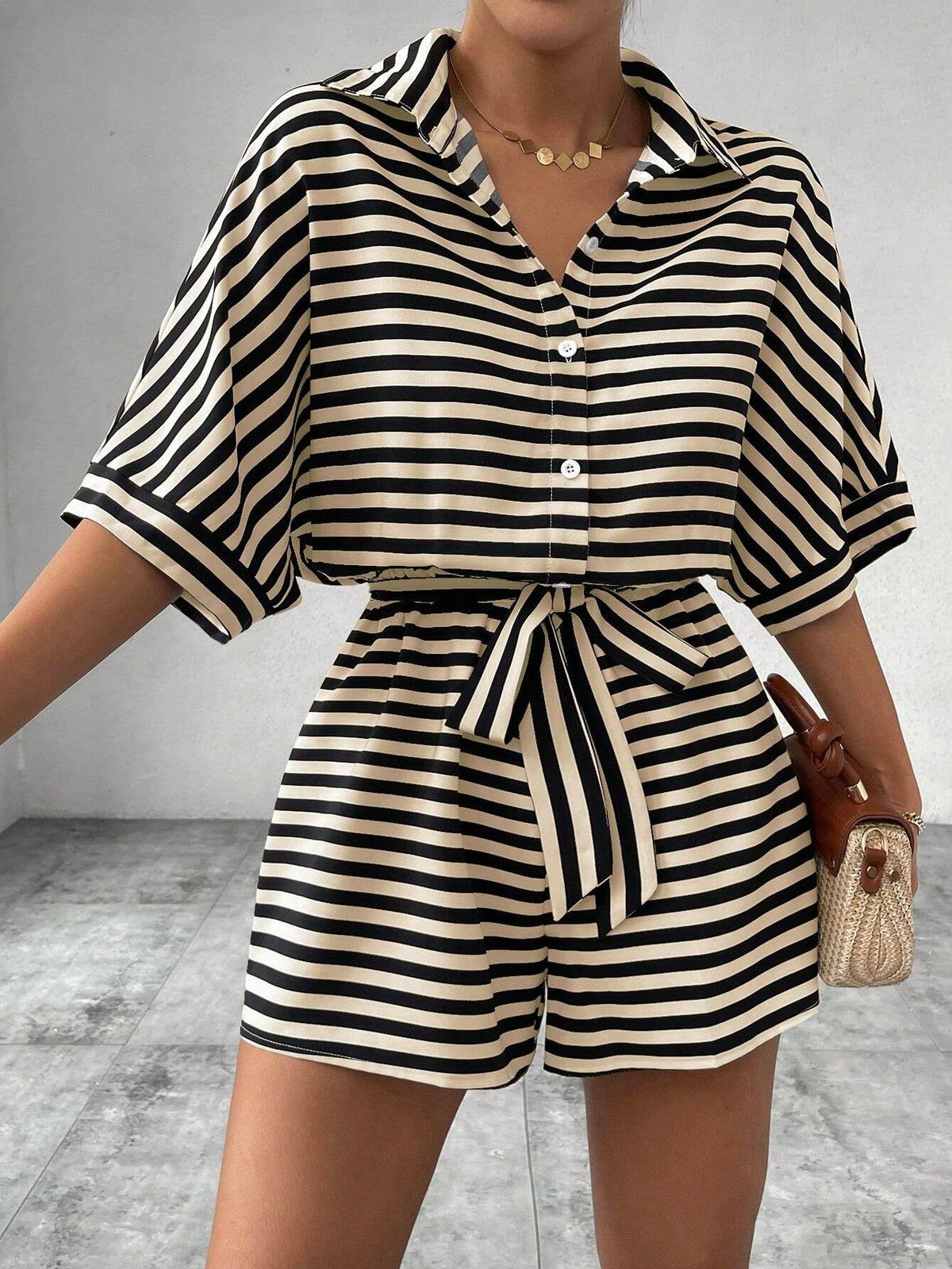 Mono Short de Rayas Estilo Cárdigan