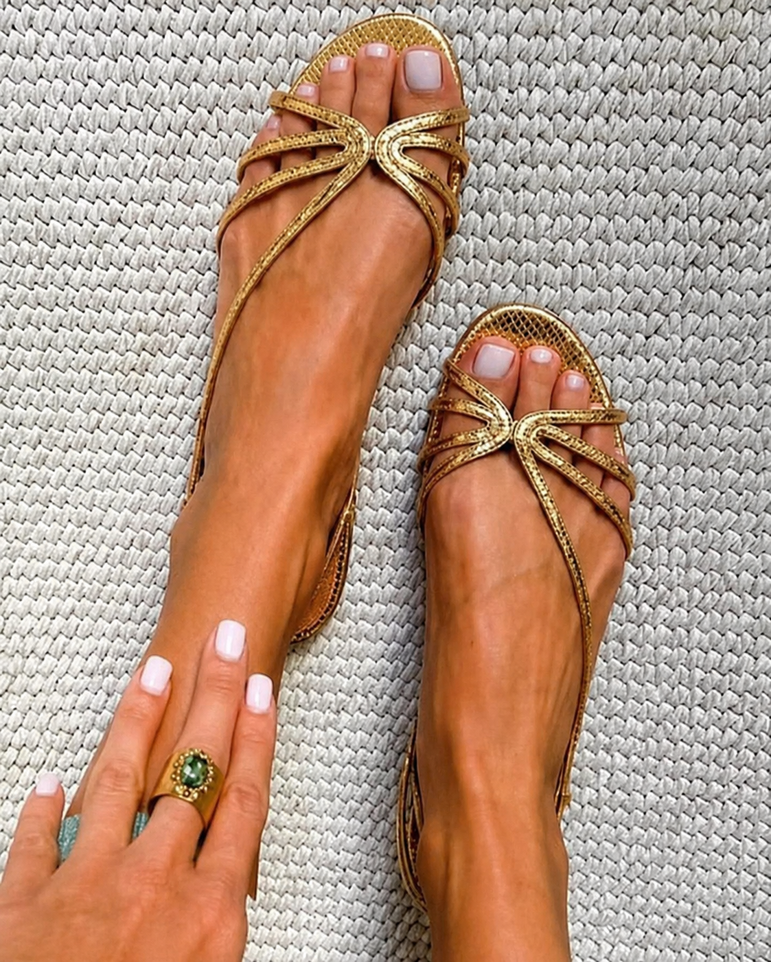 Sandalias Metalizadas: Elegancia y Comodidad en Cada Paso