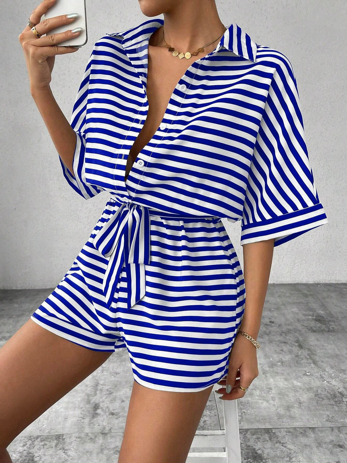 Mono Short de Rayas Estilo Cárdigan