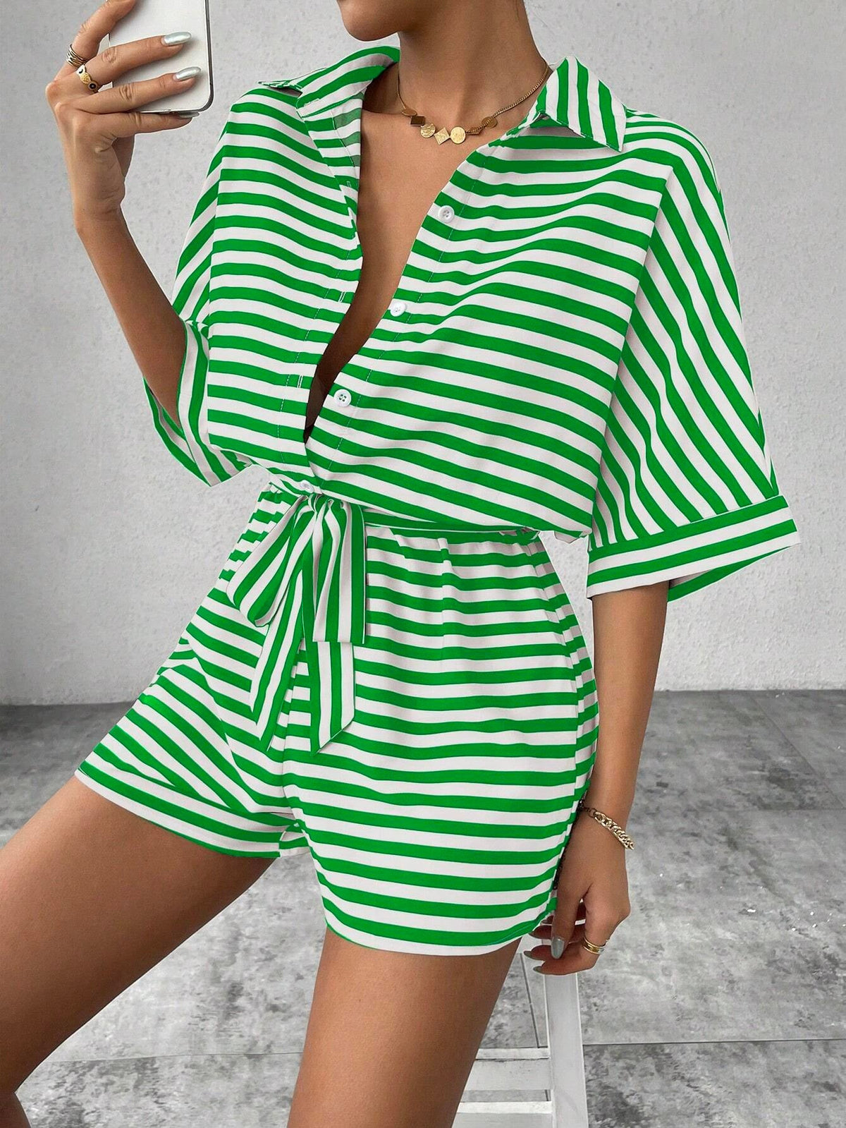 Mono Short de Rayas Estilo Cárdigan
