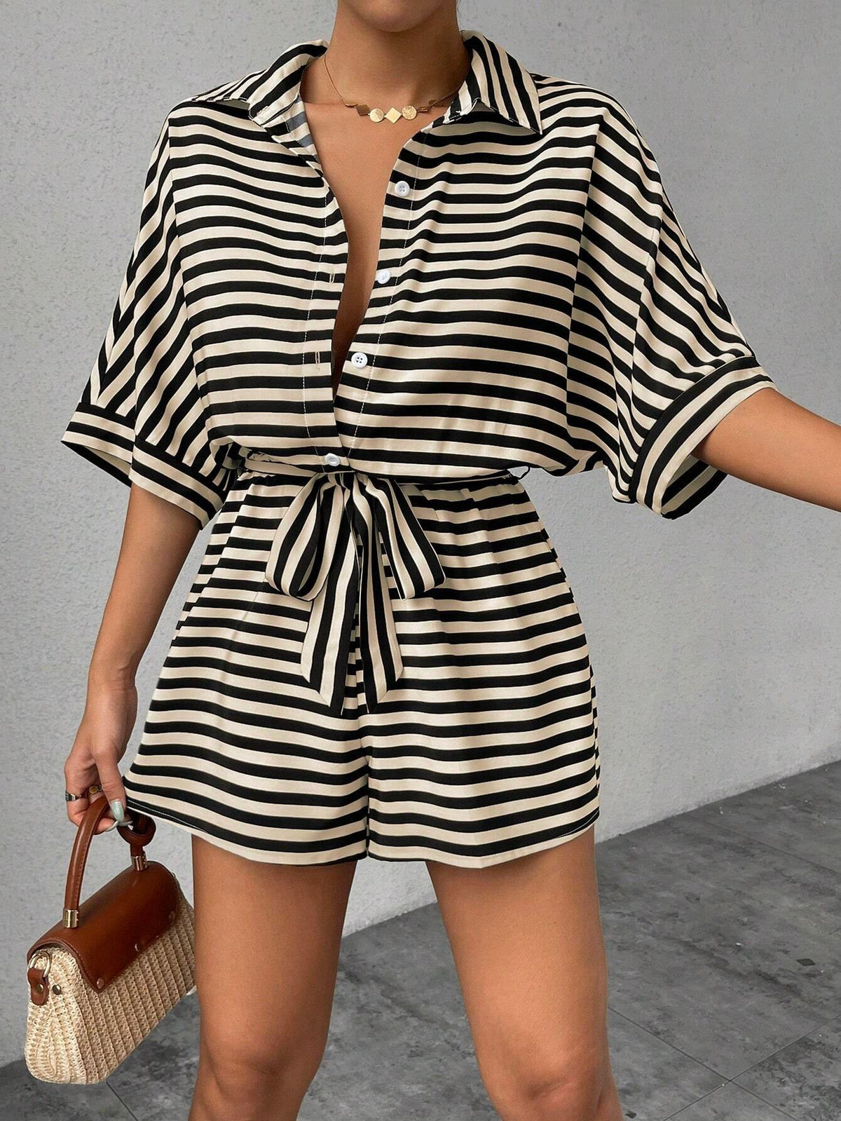 Mono Short de Rayas Estilo Cárdigan